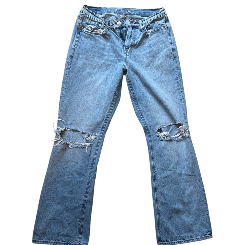 American Eagle Outfitters Distressed Jeans (C8)